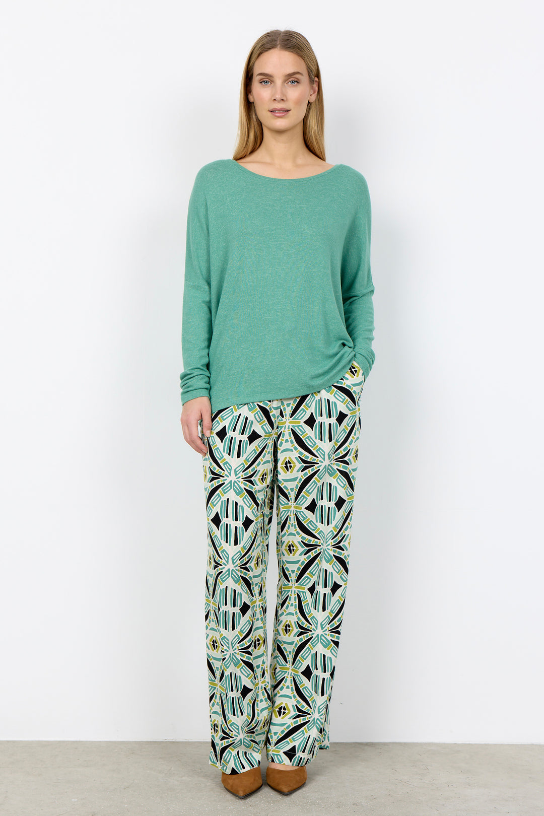 BIARA DOLMAN SWEATER TOP