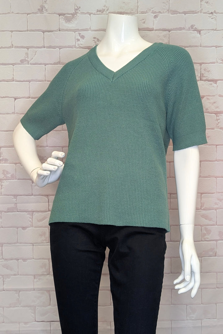 RIBBED SS V-NECK TOP