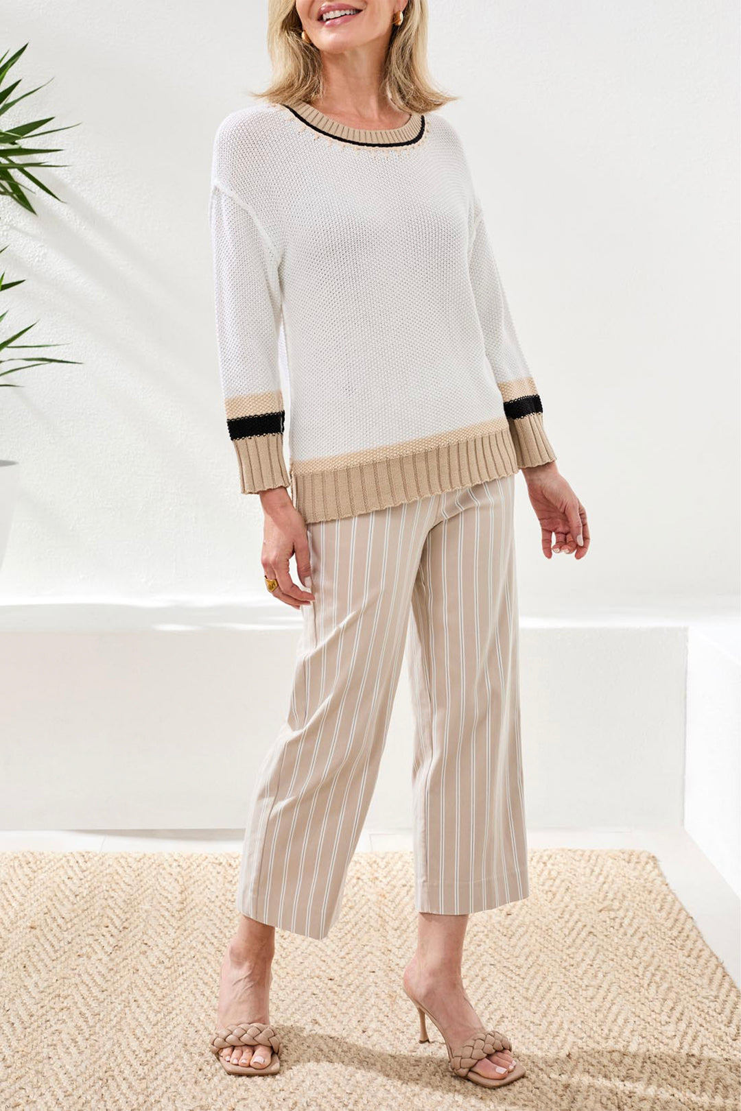 CREW NECK SWEATER TOP WITH CONTRAST STITCH