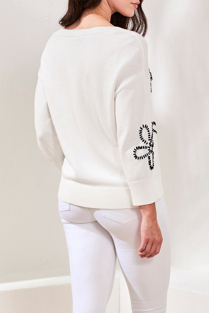 DAISY STITCH 3/4 SLEEVE SWEATER TOP