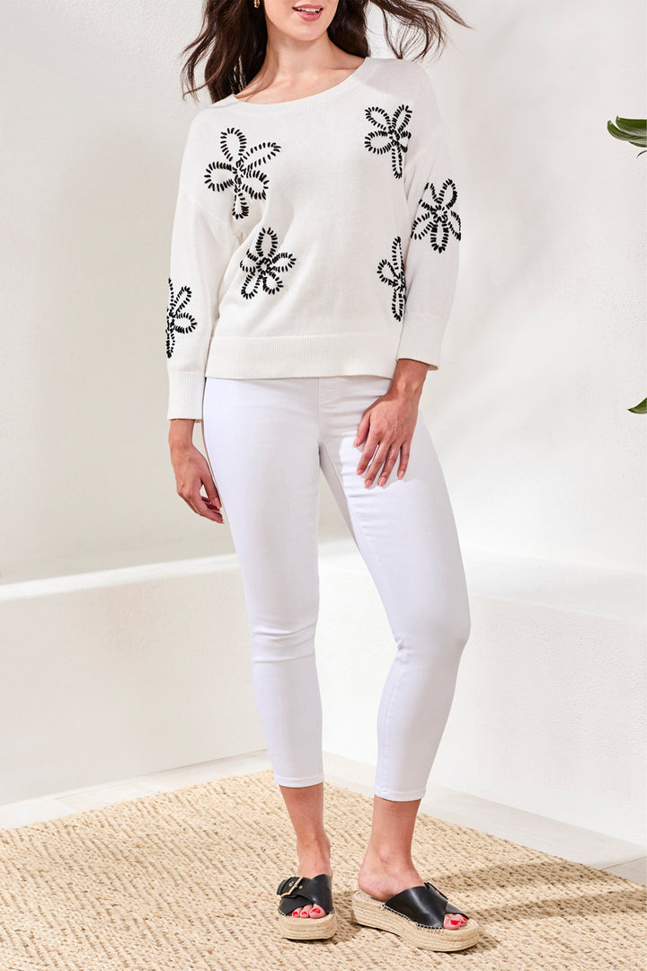 DAISY STITCH 3/4 SLEEVE SWEATER TOP