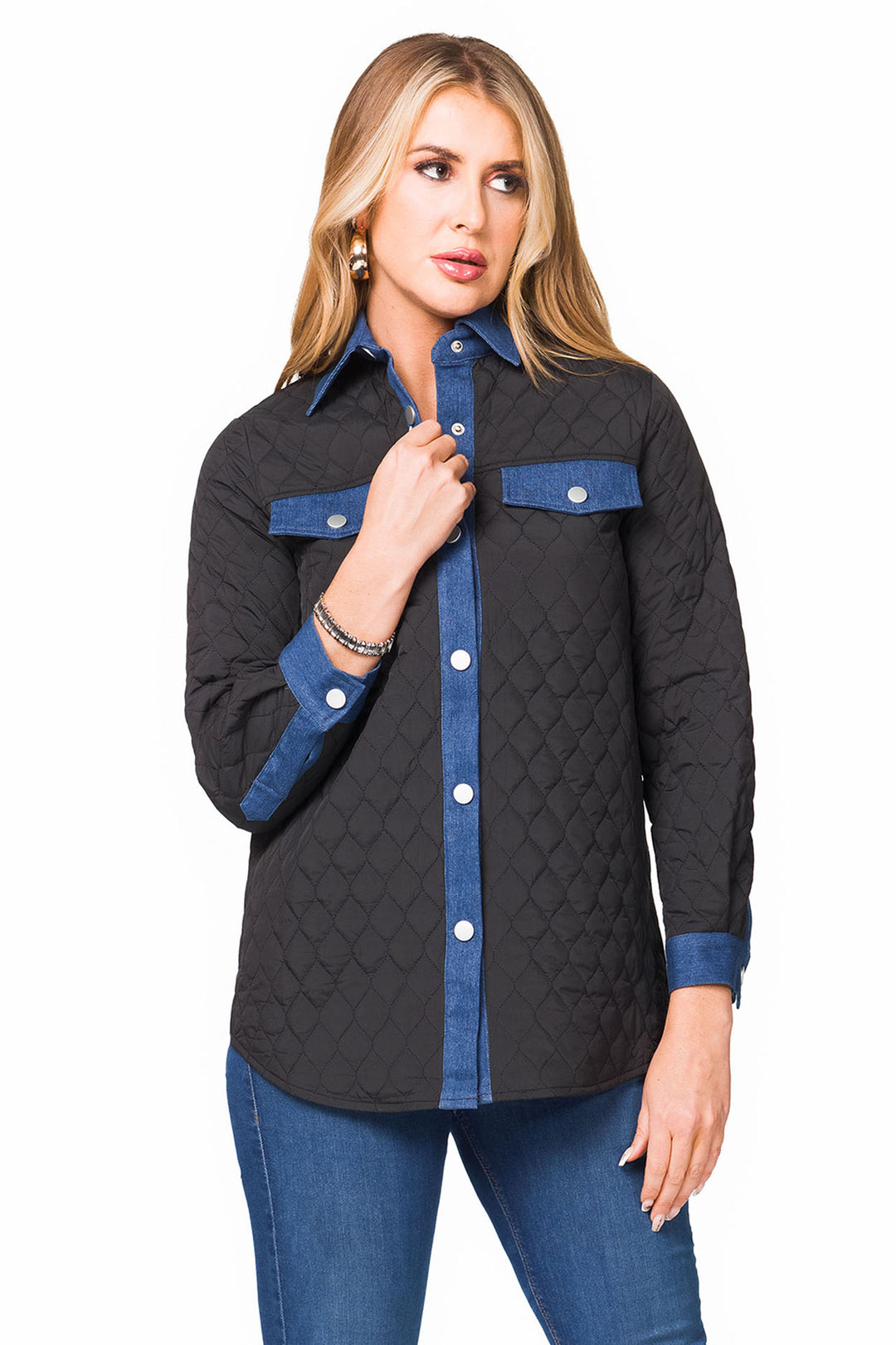 Minkas Fall 2024 Designed to wear like a shirt but with the functionality of a light jacket, it features a classic collar, quilted pattern and contrast denim lining on the collar, front buttons and cuffs.