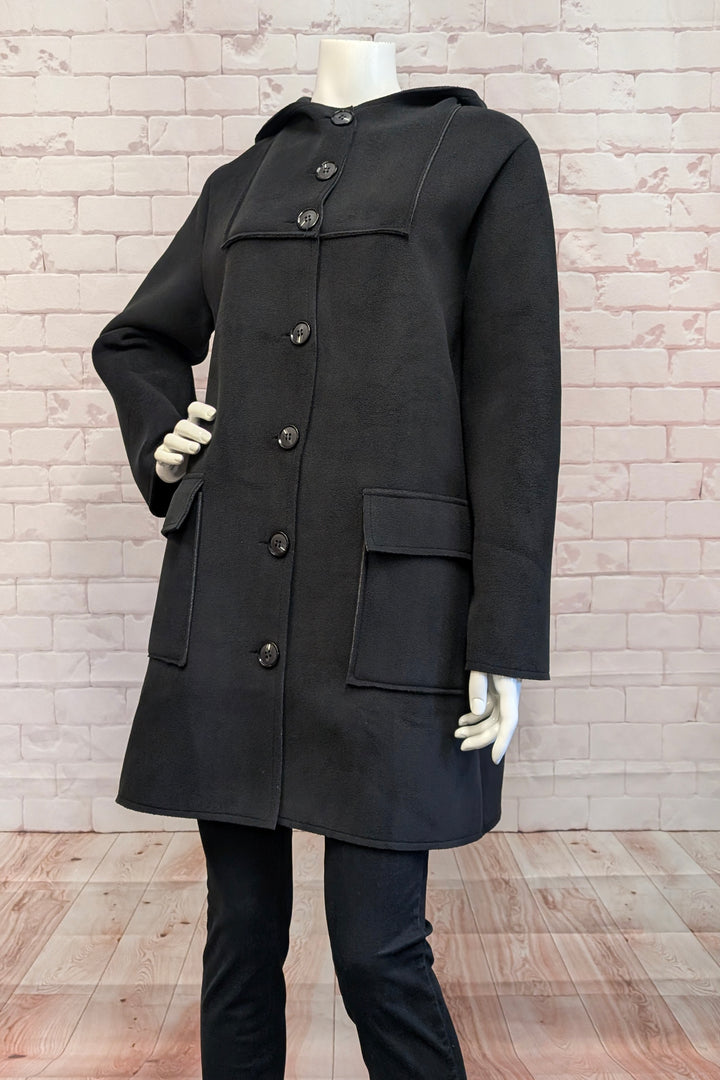 BEYOND M Fall 2025 
Featuring full front buttons for a polished look and two large front patch pockets, it combines practicality with refined style.