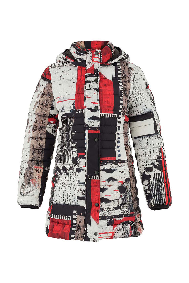 Dolcezza Fall 2025 
 Featuring a hood and front zipper for protection from the elements, two front pockets and elasticated inner cuffs, this tasteful quilted puffer is both a suitable jacket for any outdoor activity and a fashionable statement piece. 