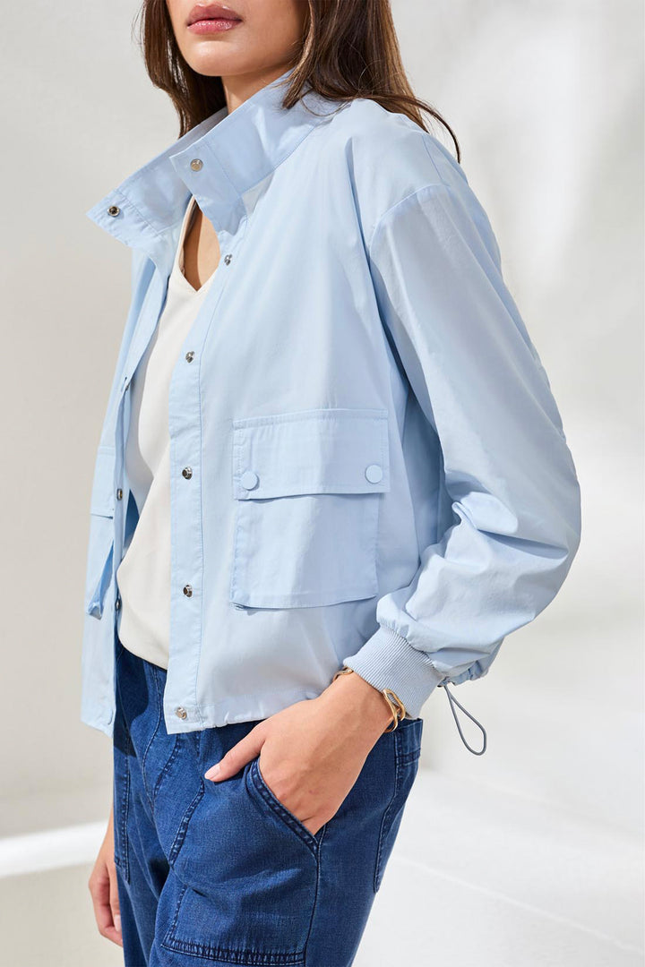 LIGHTWEIGHT WINDBREAKER