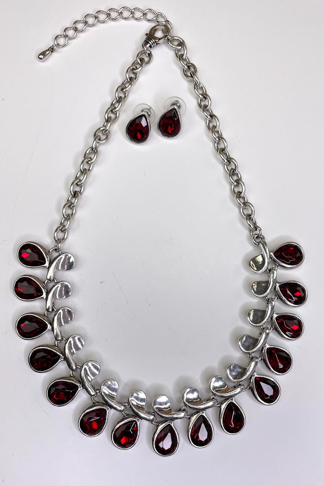 SILVER RUBY NECKLACE