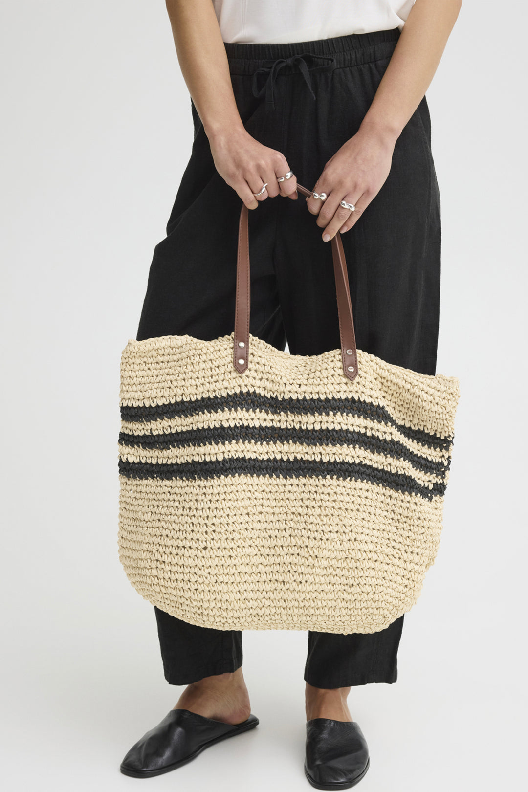 WOVEN STRAW BEACH TOTE