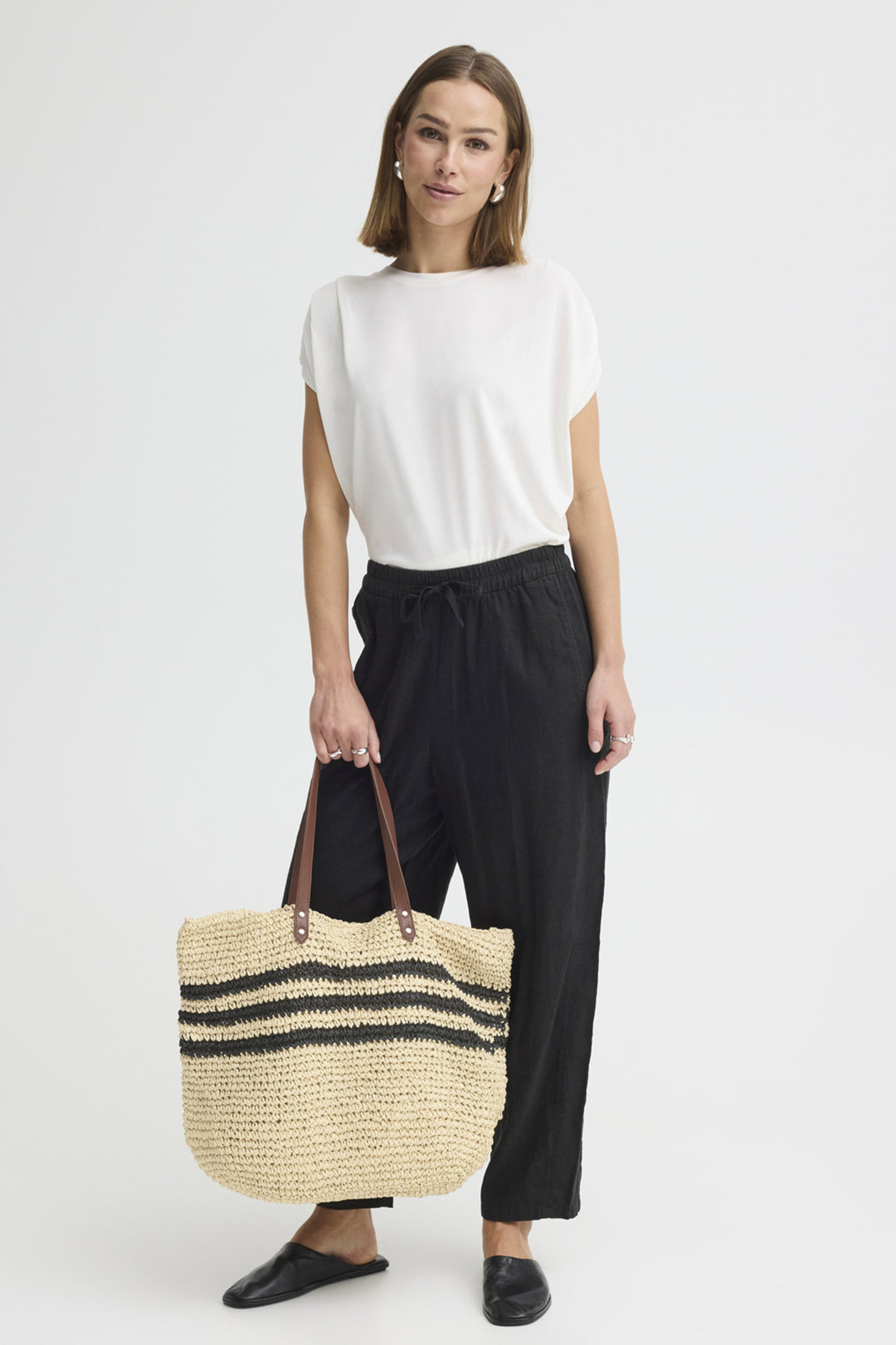 WOVEN STRAW BEACH TOTE