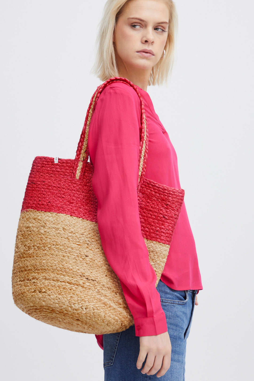 Ichi Summer 2024 The Colourblock Tote Bag is an all-natural jute basket bag that is perfect for the season!