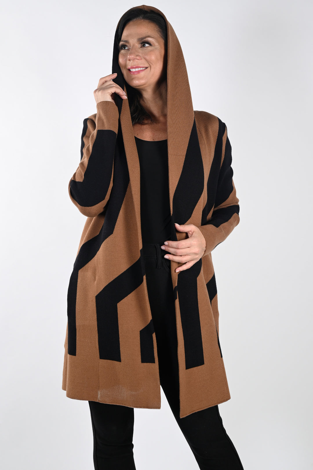 This cardigan features a functional hood and patch pockets for a truly individual look and its striking bold stripes pattern will ensure you look effortlessly sophisticated.