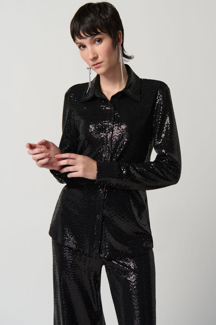 Adorned with shimmering, shining sequins for a truly eye-catching effect, this blouse features a standard fit with a curvy outline for maximum comfort.