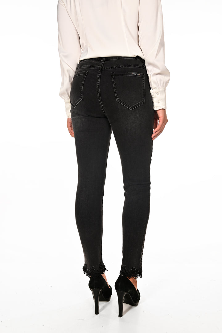 EMBROIDERED & LACE HEM JEAN