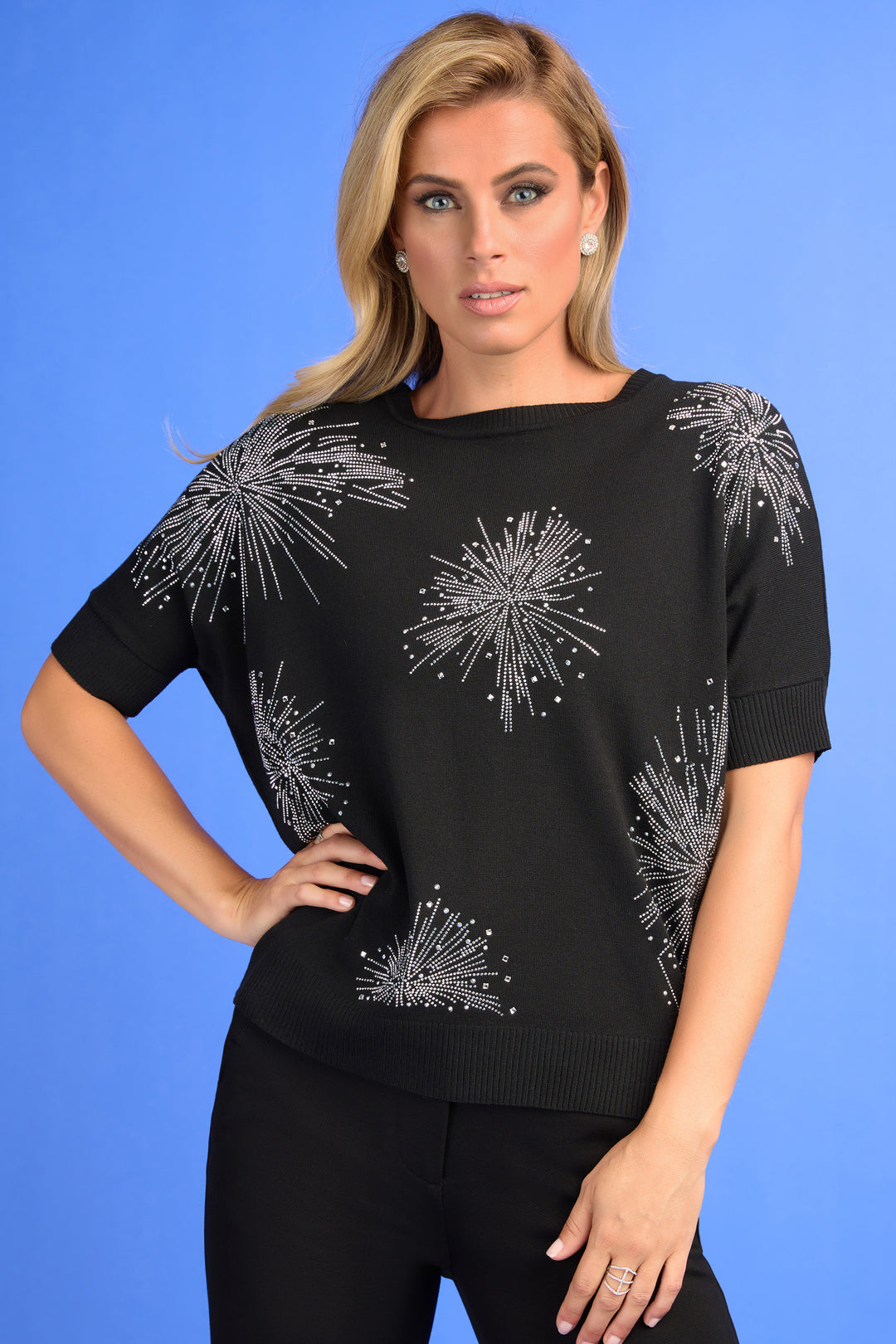 The beautiful 'fireworks' or starburst print design will be sure to sparkle any night! 