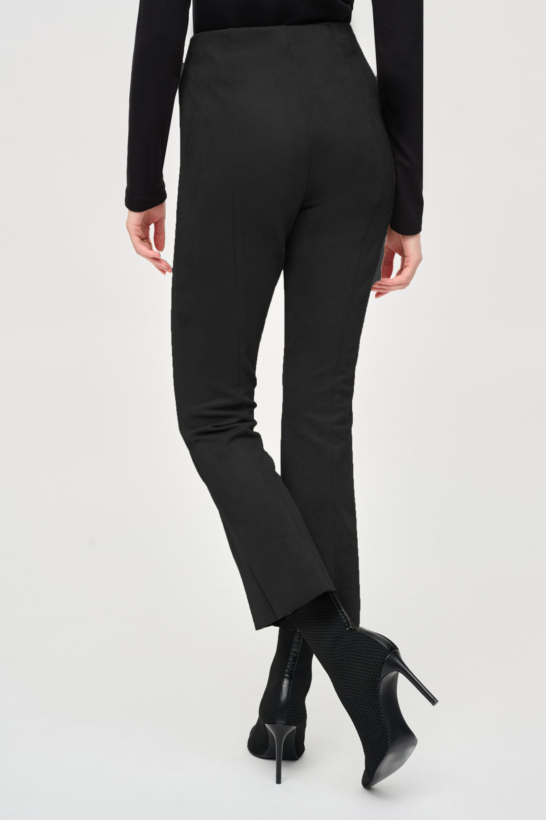 PANTALON ÉVASÉ EN DAIM