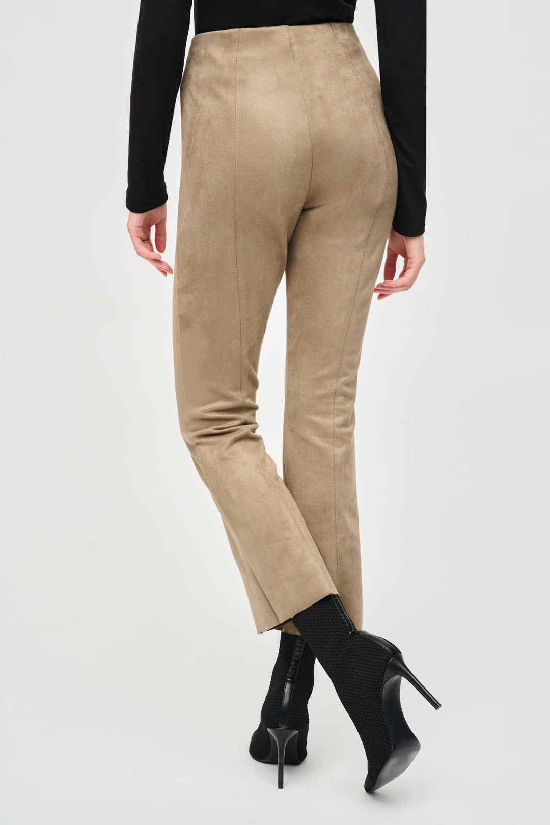 PANTALON ÉVASÉ EN DAIM