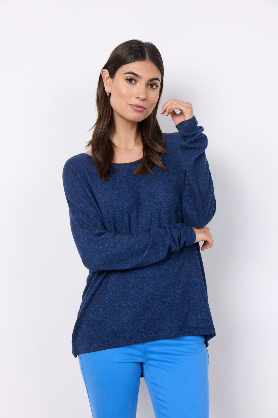 Soya Concept Fall 2024  With its airy and cozy design, this light sweater top is perfect for any season. The round neckline adds a touch of elegance, while the stylish colour options offer a modern twist. 