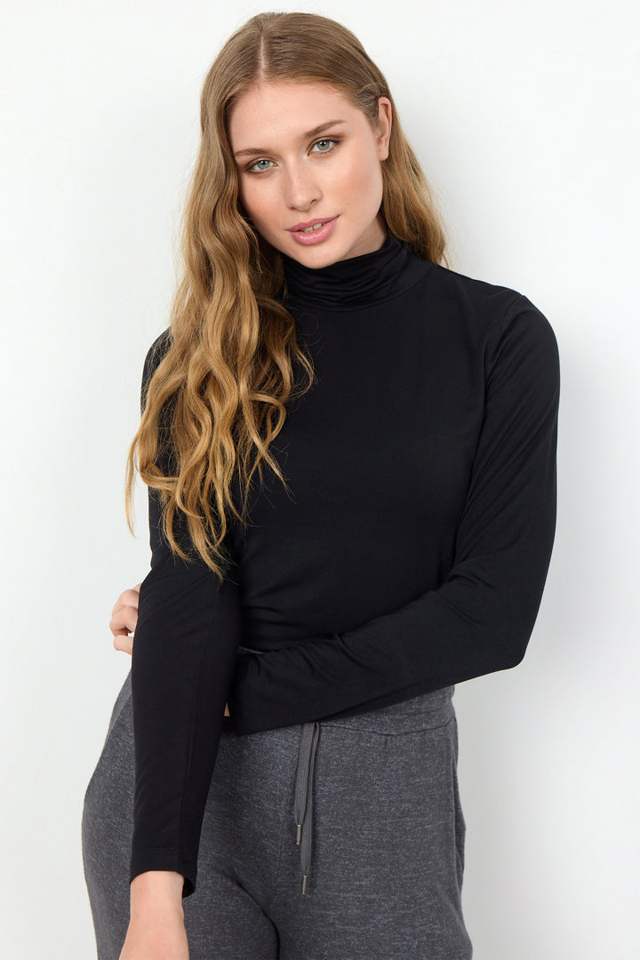 Soya Concept Fall 2024  Made from soft and lightweight material, this basic t-shirt style top features a flattering turtleneck. 