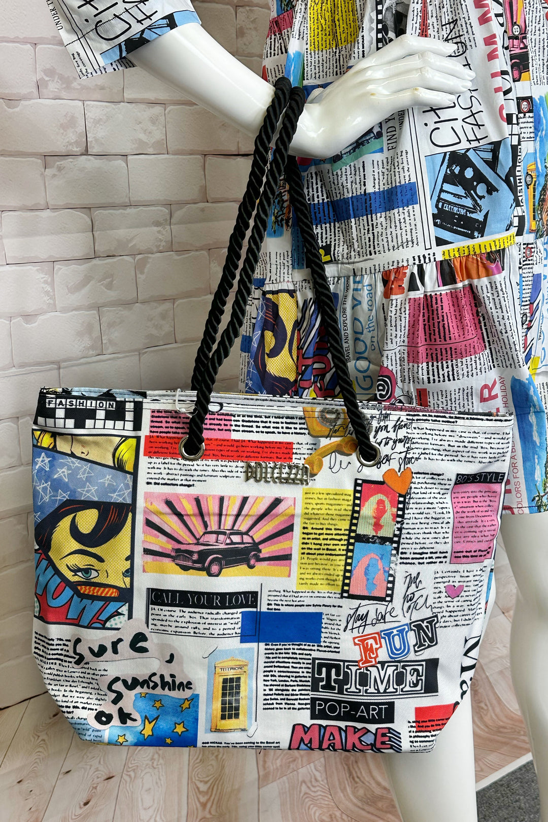 Dolcezzza Spring 2024 Take your new tote to the beach or keep it around the house, you choose! Featuring a full length zipper closure and lovely twisted rope sturdy handles.