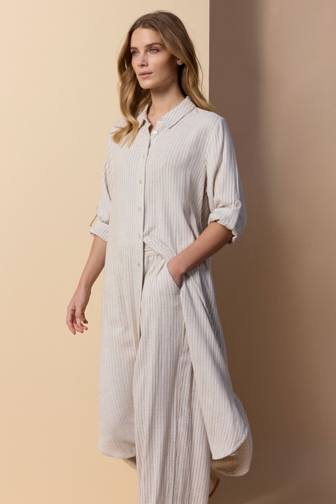 Soya Concept Spring 2024 The blend of soft viscose and linen make it perfect for warm weather. With a classic collar and relaxed fit, it's both comfortable and stylish.