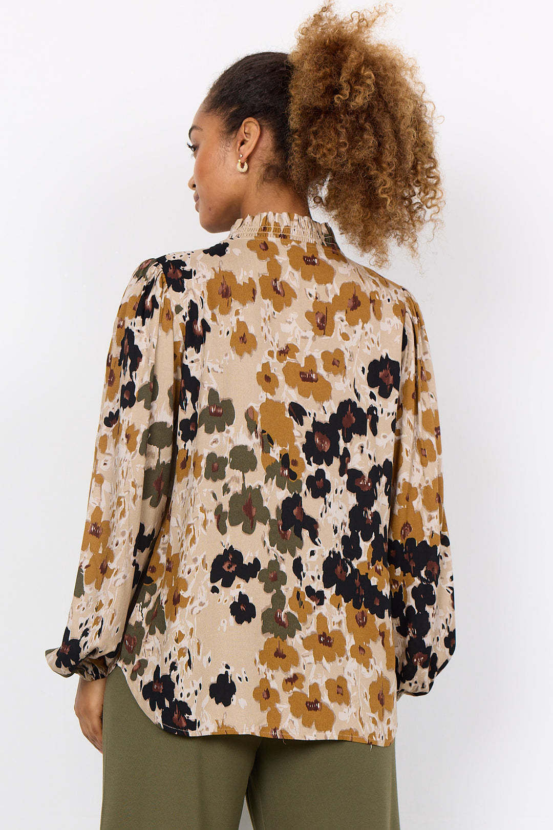 FLORAL SHIRRED COLLAR BLOUSE