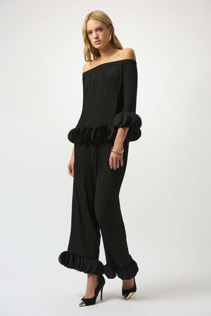 BLACK PLEATED TOP WITH CIRCLE HEM