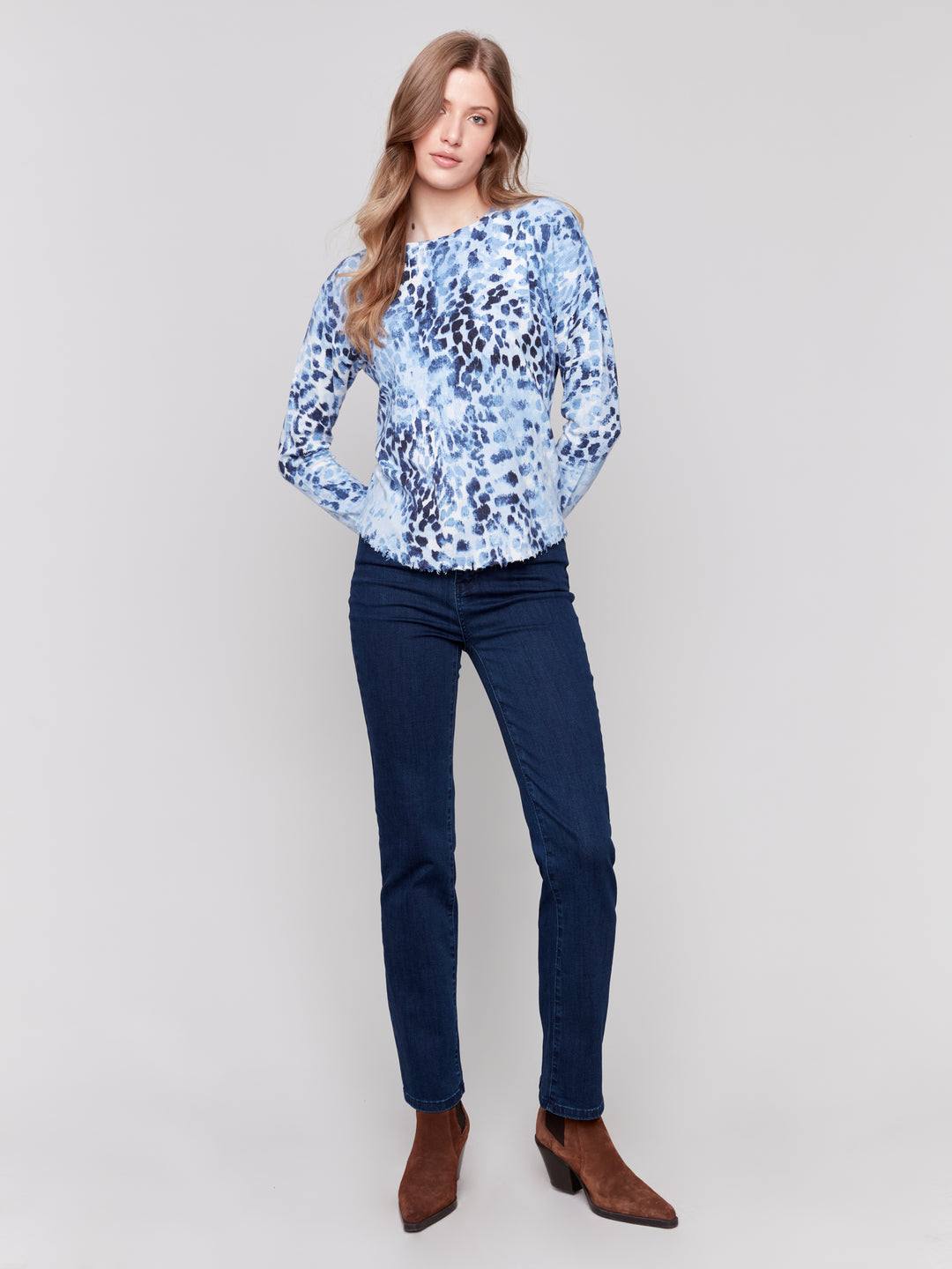 ANIMAL SPOTS RIPPED HEM TOP