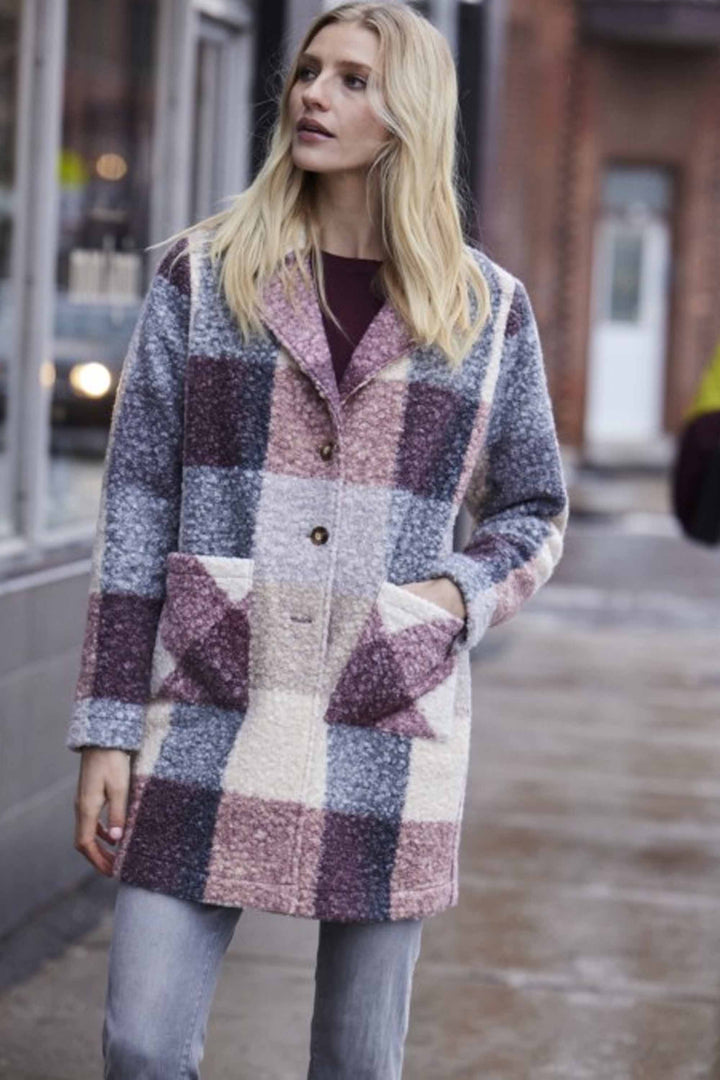 Charlie B Fall 2024 Crafted from soft, bouclé knit fabric, this straight cut coat features a plaid pattern, a button front and patch pockets for a classic, fall and winter-ready look.