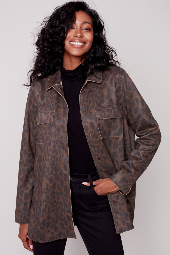 Take your style to the wild side with this Printed Suede Shacket! Lightweight yet durable, this faux suede shirt jacket features an animal-inspired colour style and modern look. Snap on the front and chest pockets add an extra twist of adventurous flair – go beyond the boundaries with this piece!