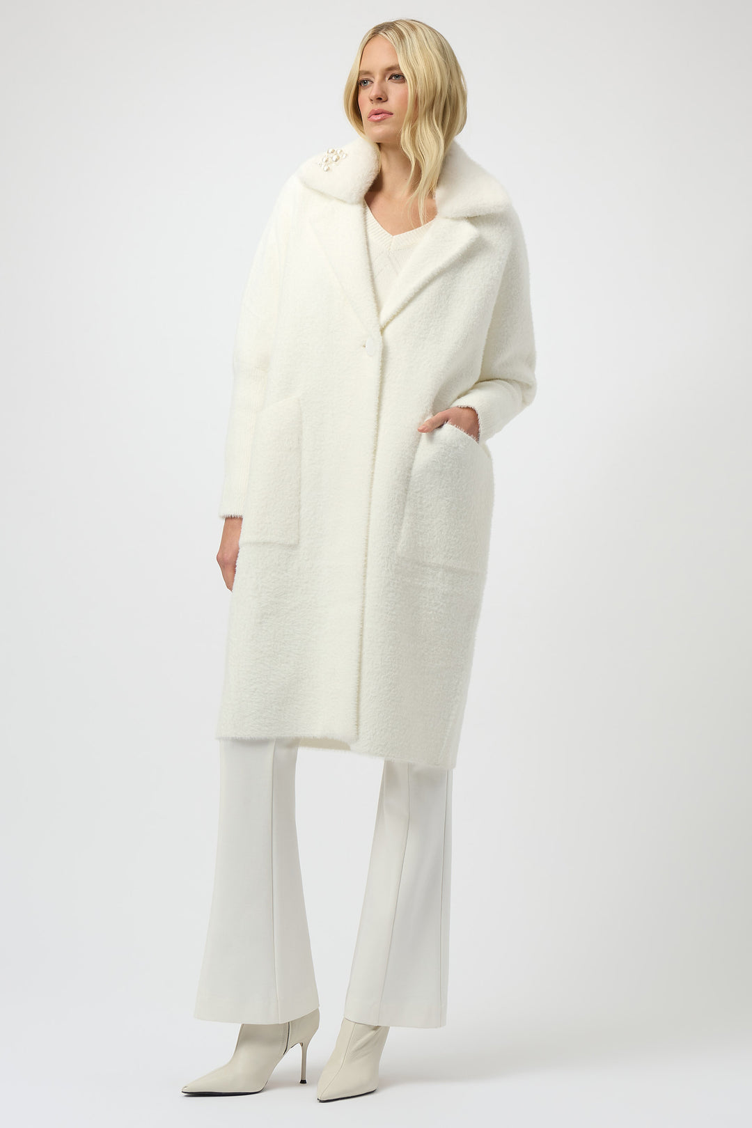 FEATHER YARN FAUX FUR PEARL COLLAR COAT