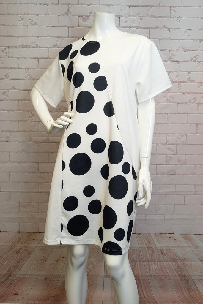 IVORY_BLACK_SS_DRESS_WITH_DOTS