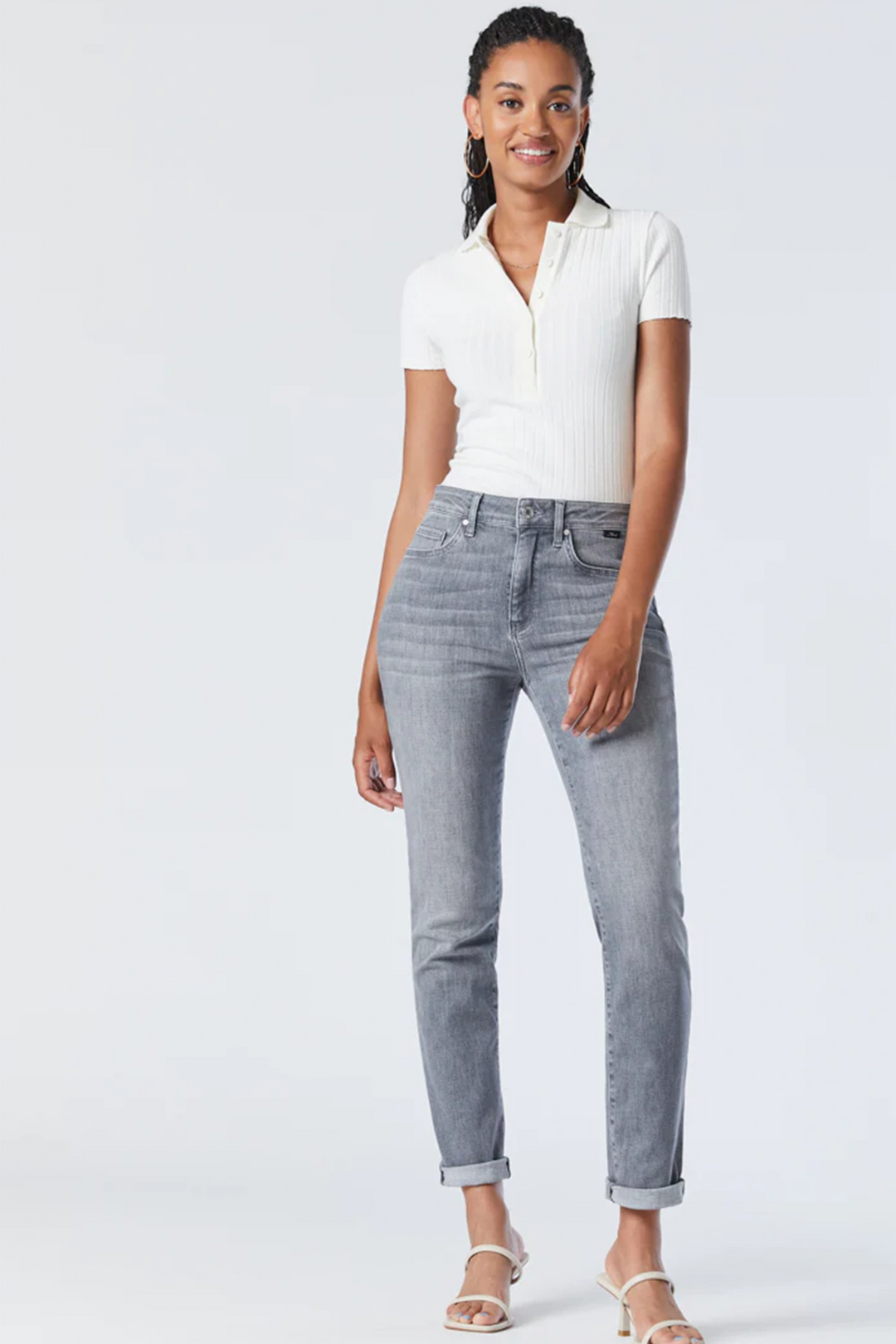 Mavi Spring 2024 Crafted from a blend of soft cotton and tencel, these slim fit jeans provide a comfortable, high rise silhouette with medium stretch.