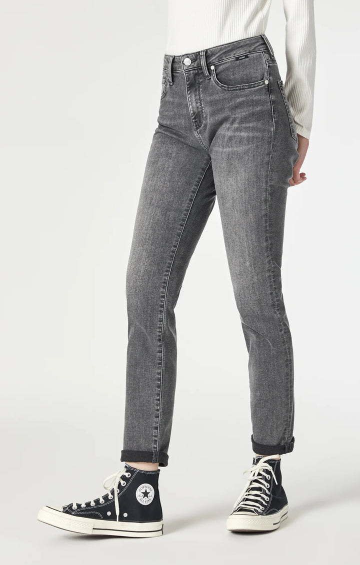 Mavi Fall 2024 Crafted from a blend of soft cotton and Modal, these slim fit jeans provide a comfortable, high rise silhouette with medium stretch.