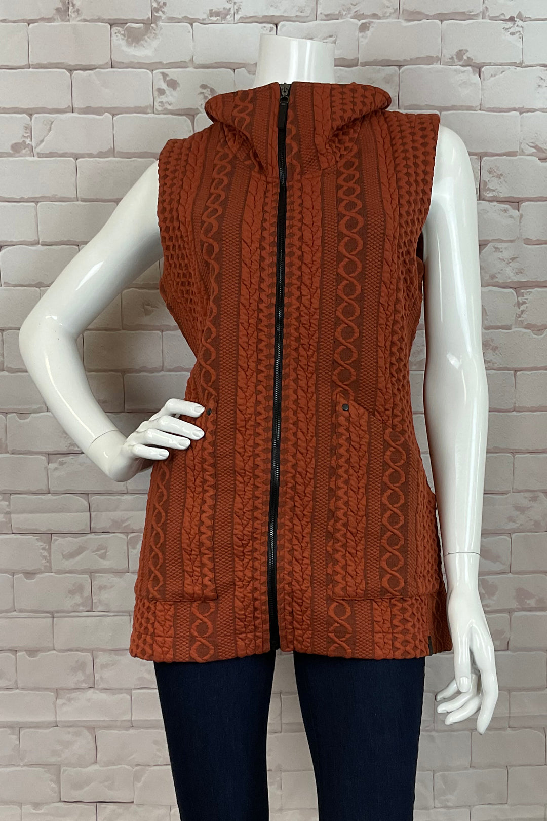 EMBOSSED CABLE ZIP VEST