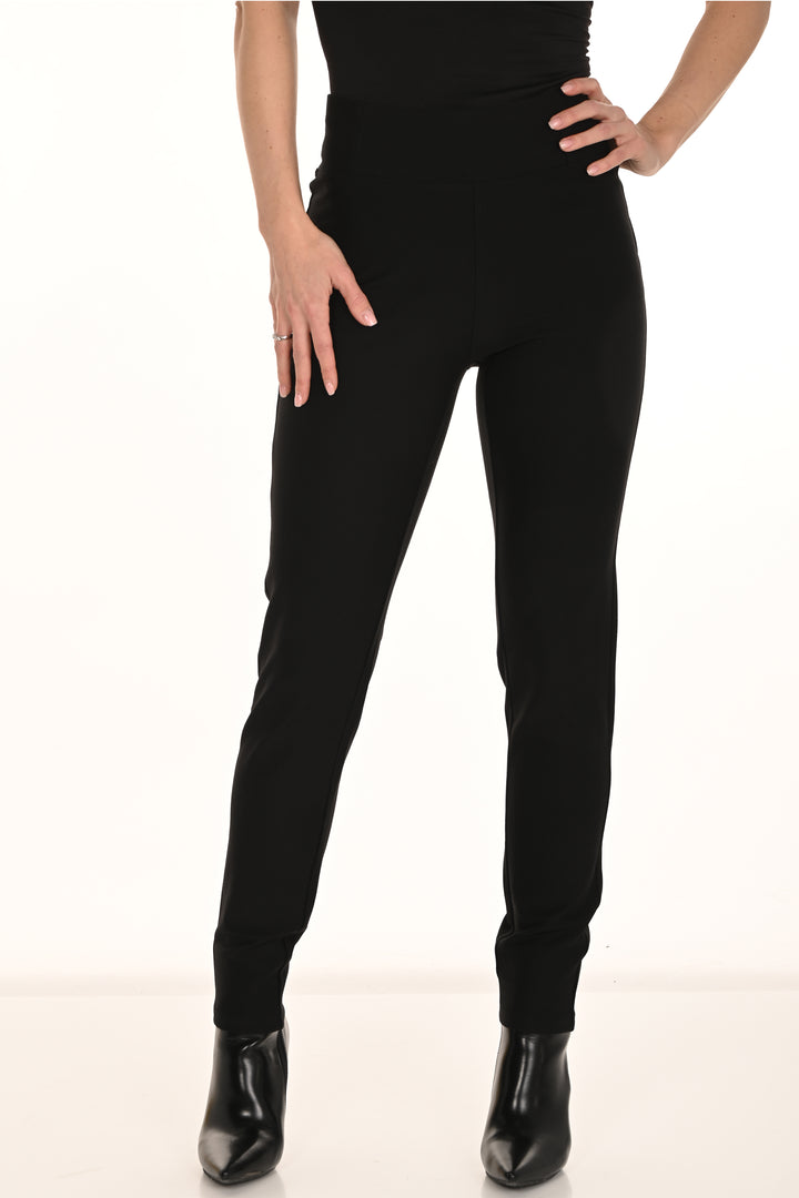 Frank Lyman fall 2025 
These sleek knit leggings feature a mid-rise design and a slim fit that flatters your silhouette. Crafted from a soft, lightweight fabric blend, they offer all-day comfort and flexibility. 