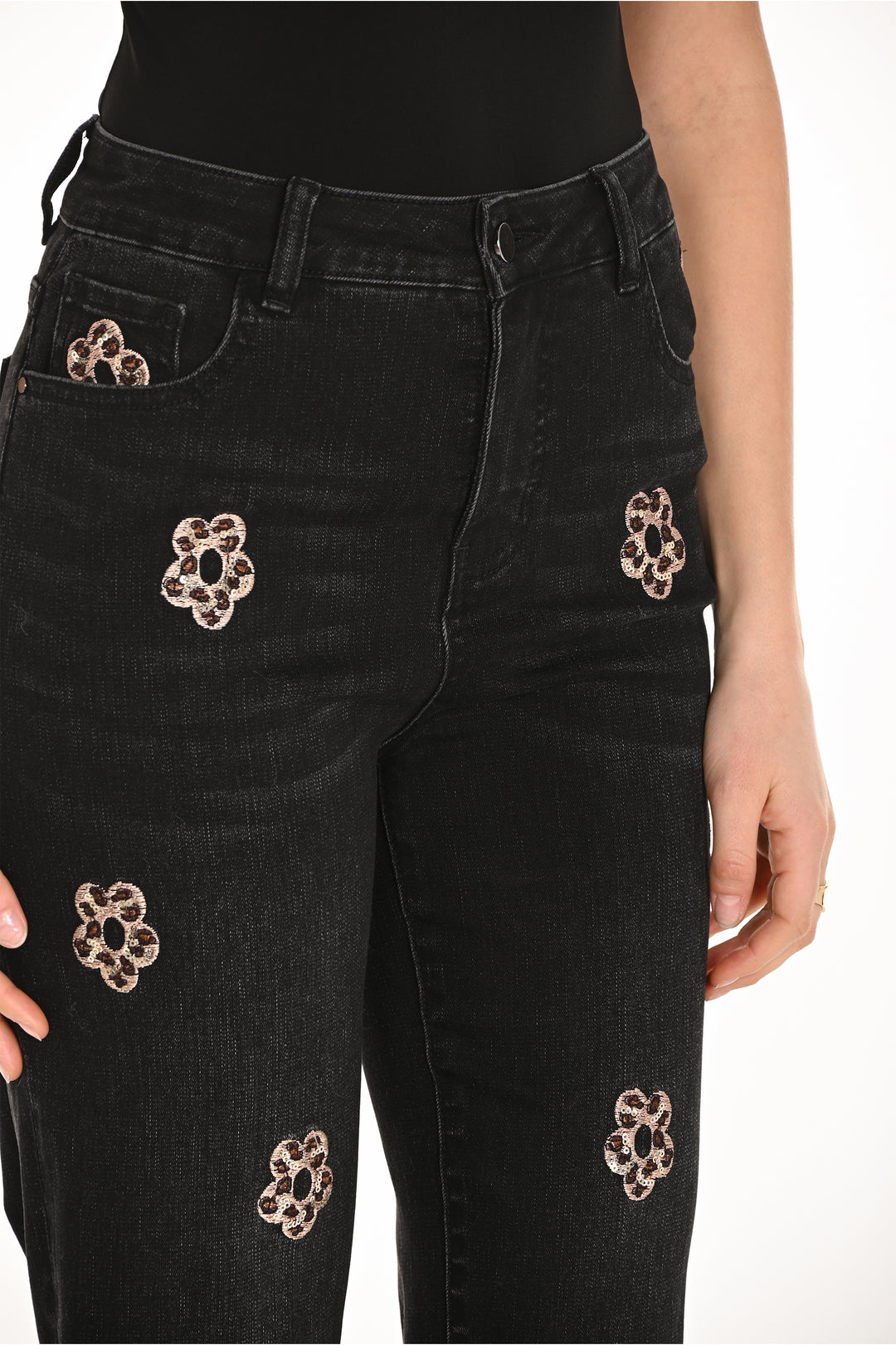 STRAIGHT LEG JEANS WITH FLOWER