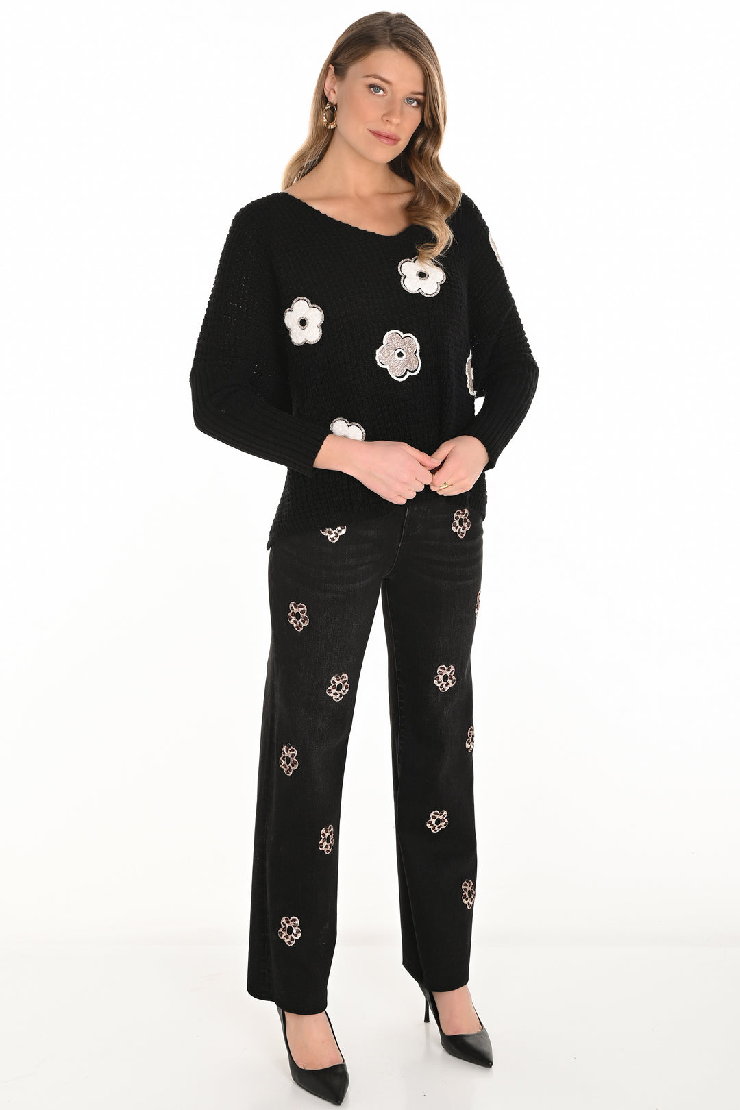 STRAIGHT LEG JEANS WITH FLOWER