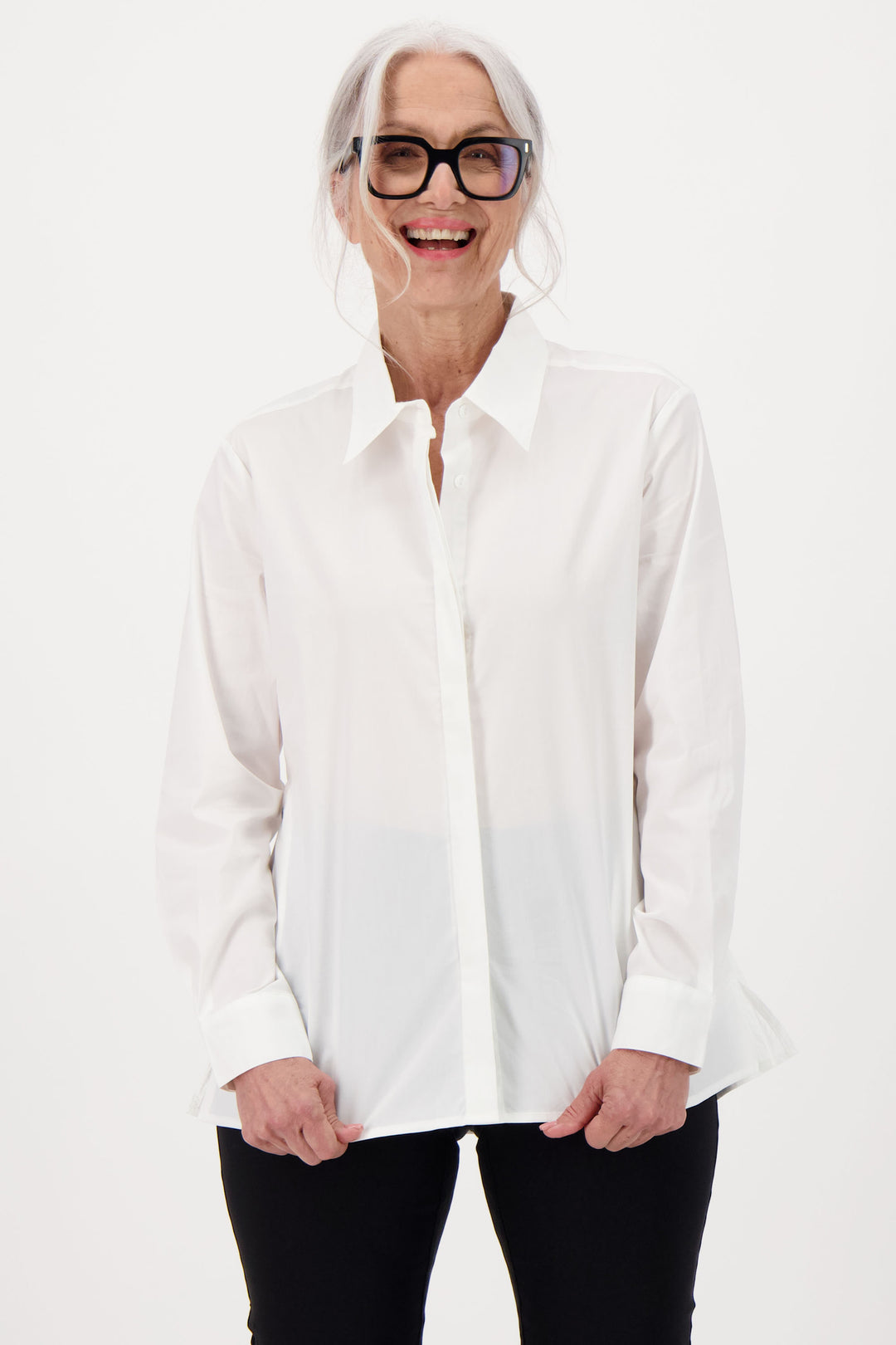 Spanner Summer 2024 This classic blouse style shirt not only features a classic collar and high waist fit, but also includes wrinkle-free stretch poplin for ultimate comfort. 
