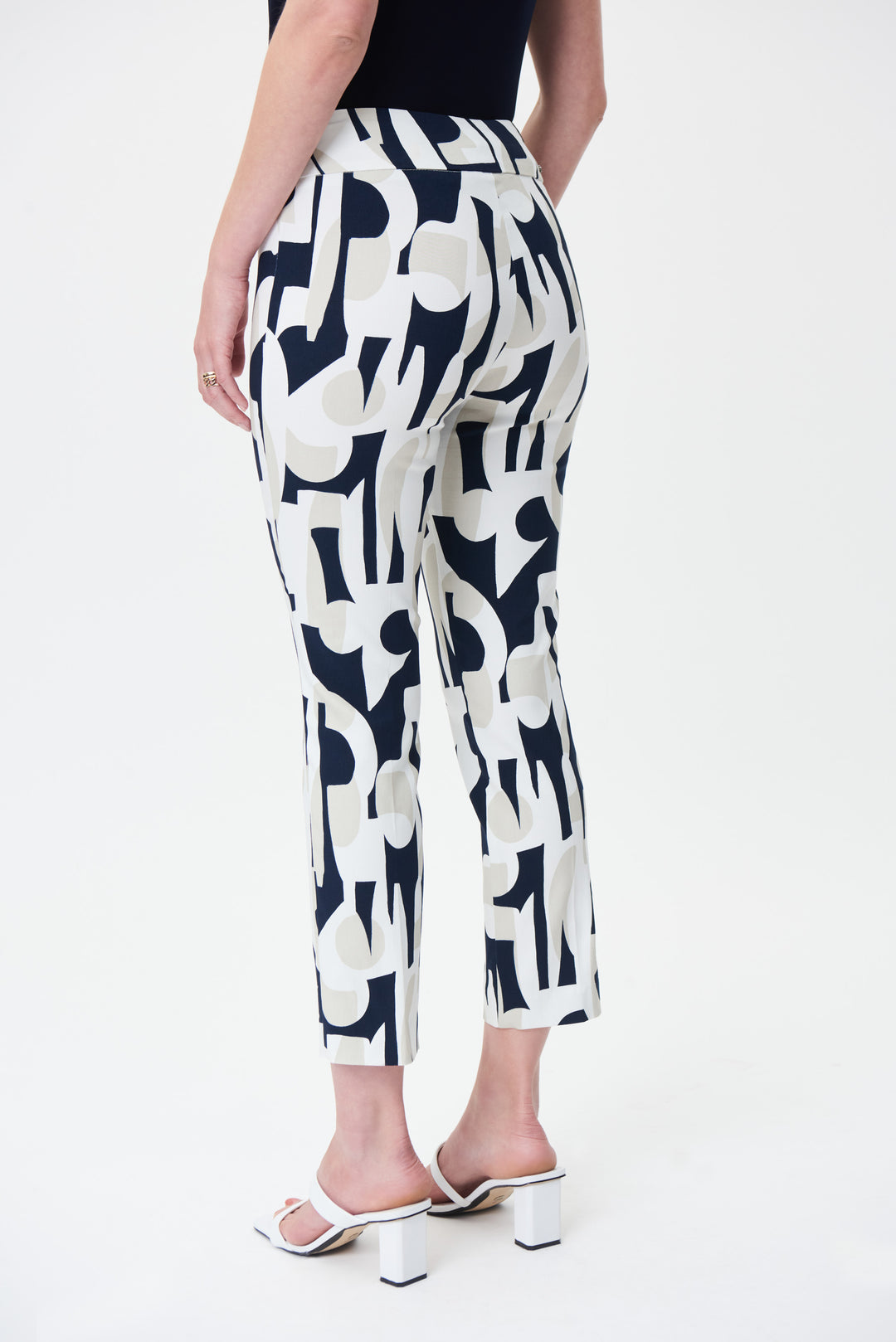 ABSTRACT GEO CROP PANT